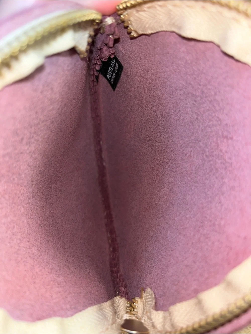 Portland Leather Round foxglove Coin Pouch with Tree Embossing - Picture 4 of 5